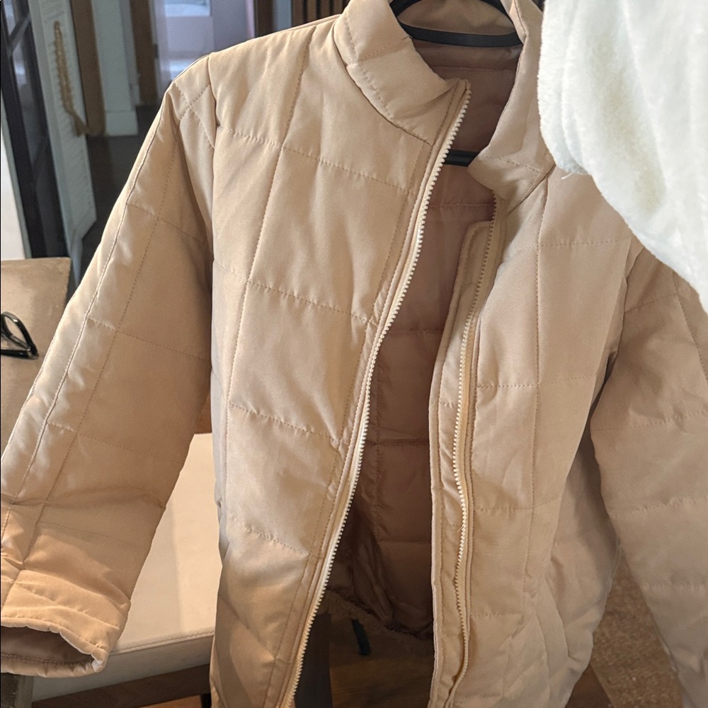 Women's Quilted Tan Jacket